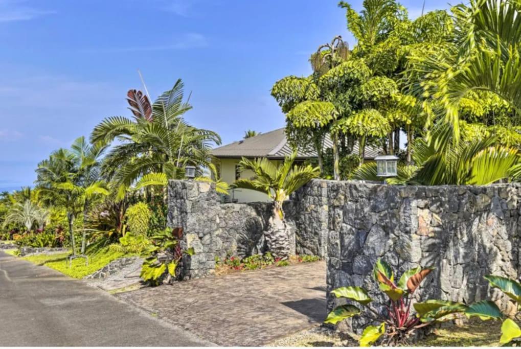 Villa Sweeping Ocean Views Ideal Location Gated à Kailua-Kona Extérieur photo