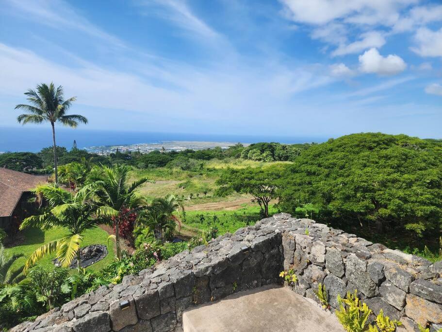 Villa Sweeping Ocean Views Ideal Location Gated à Kailua-Kona Extérieur photo